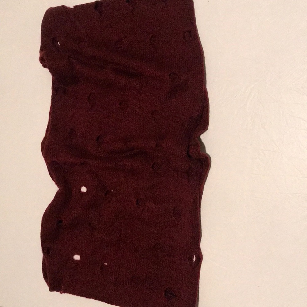 STEVE MADDEN maroon infinity scarf